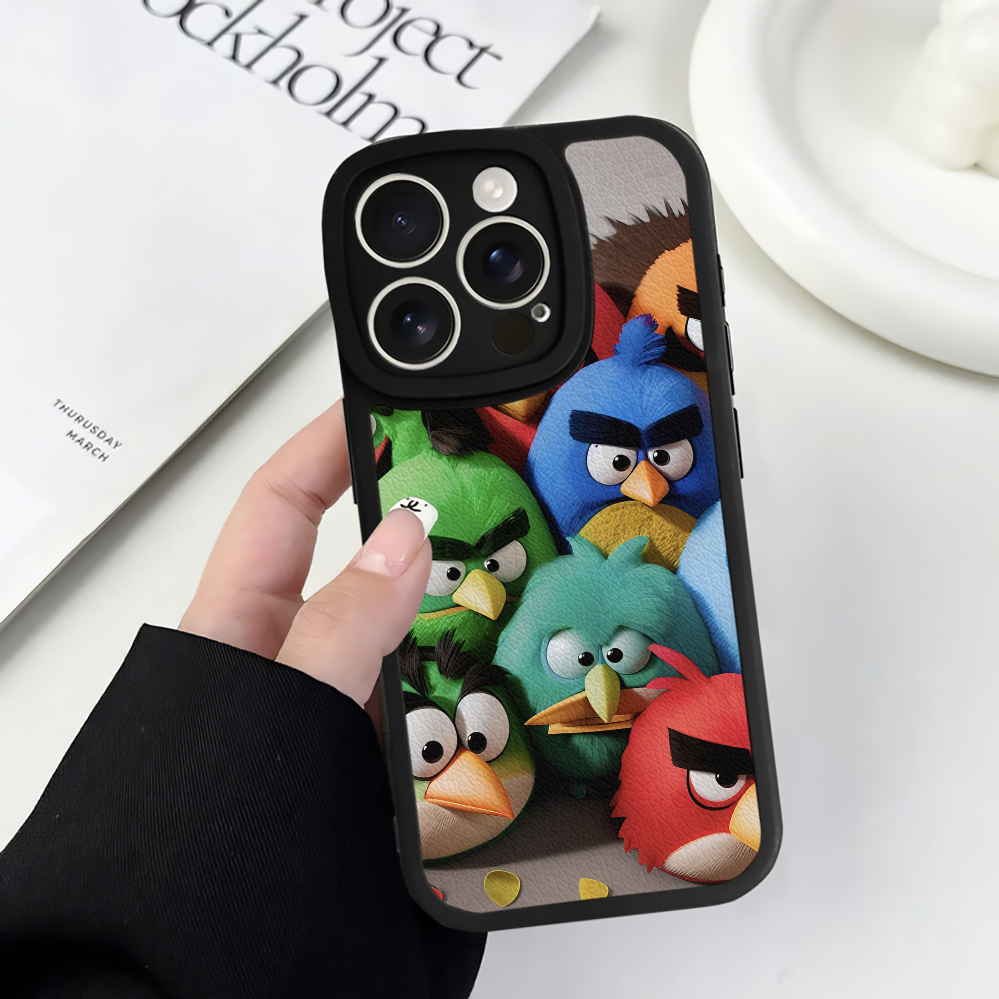 （画像用） Angry Birds アングリーバード 【iPhone 16シリーズ対応】シリコンスマホケース（レザー調） 材質：シリコン